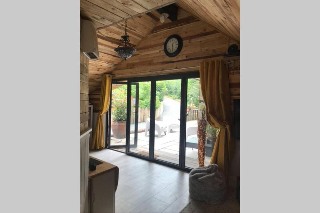 The Shed . A Cosy, Peaceful, 96% Recycled, Chalet. Swansea Eksteriør bilde